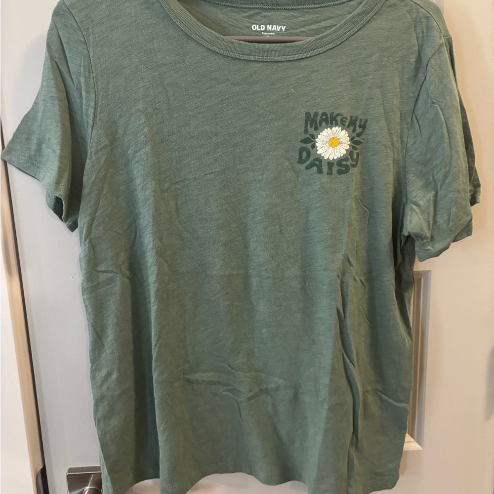 Old Navy Sage Green T-Shirt size Small